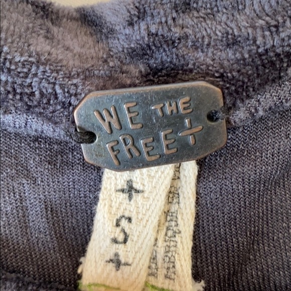 we the Free Sz S Crushed Velvet Gray Shirt. - Picture 3 of 4
